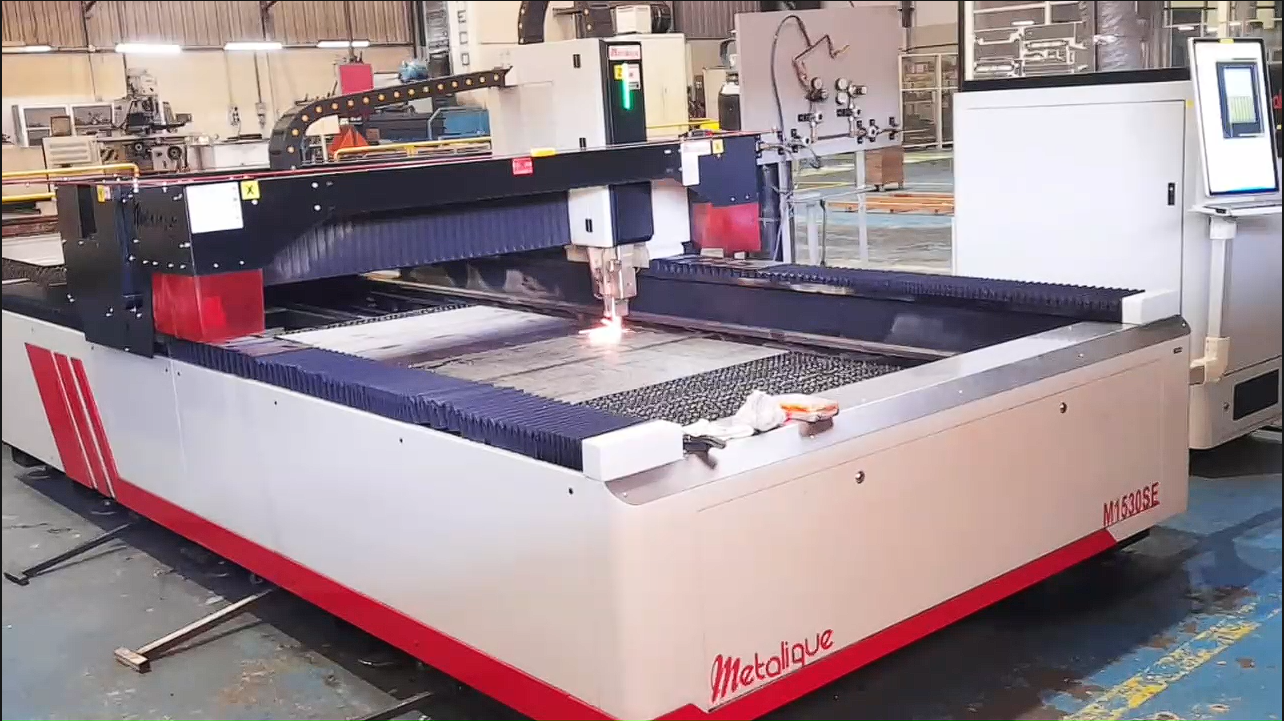 Máquina de corte a laser